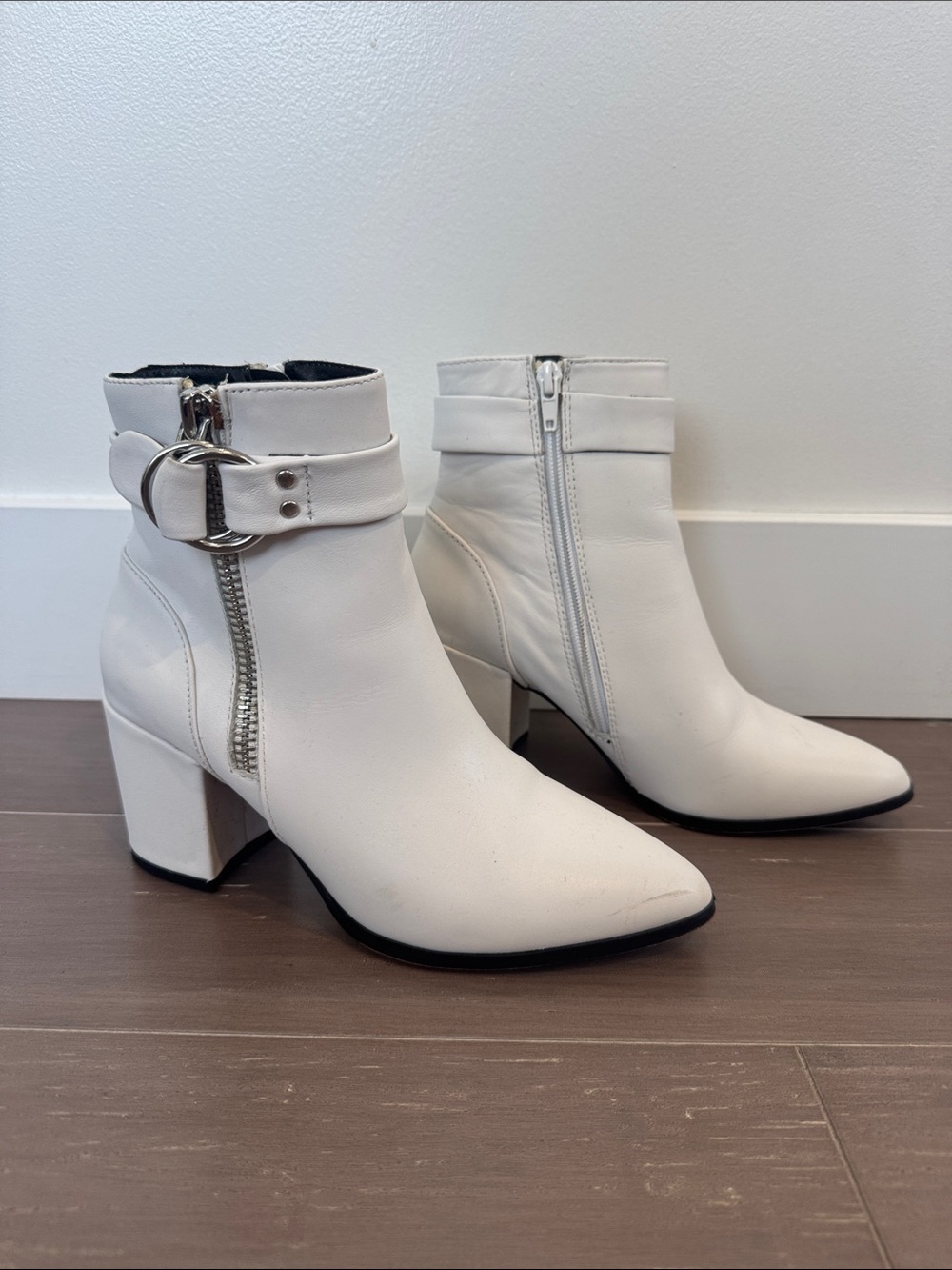 Steven Johannah white leather silver buckle retro chunky heel booties 6.5